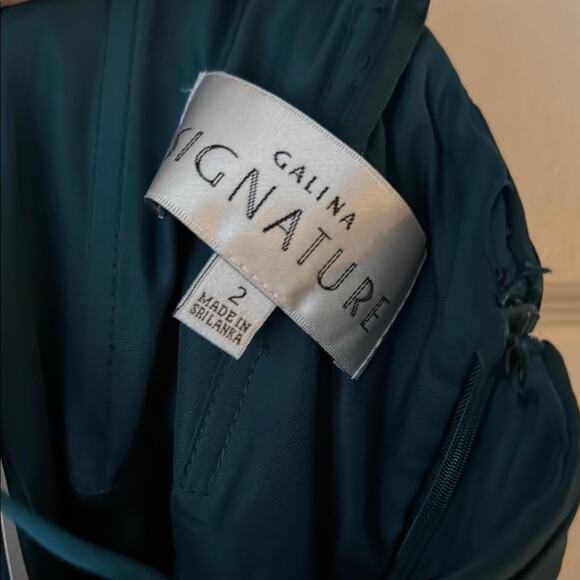 David's Bridal Galina Signature Strapless Charmeuse Dress Gem Green size 2 NWT - Picture 12 of 12